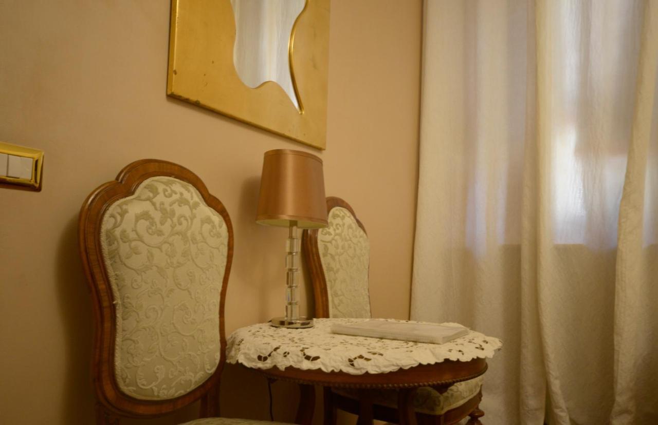 Villa Marisa Павия Екстериор снимка